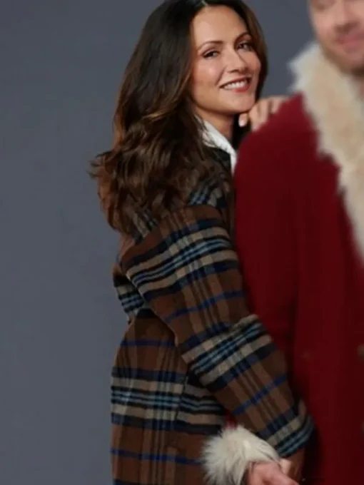 Italia ricci movie catch me if you claus 2023 avery brown plaid coat